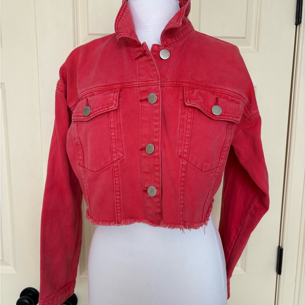 Glamorous Cropped Red/Pink Denim Jacket with Frayed Hem